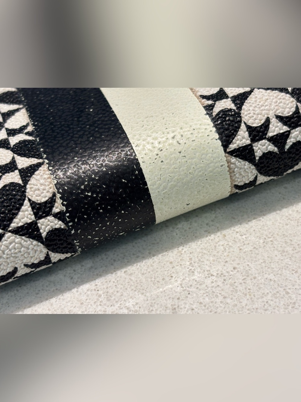 kate spade Black White Monogram Heart Pattern Zip Wallet Clutch Stripe FLAWS - Picture 5 of 13